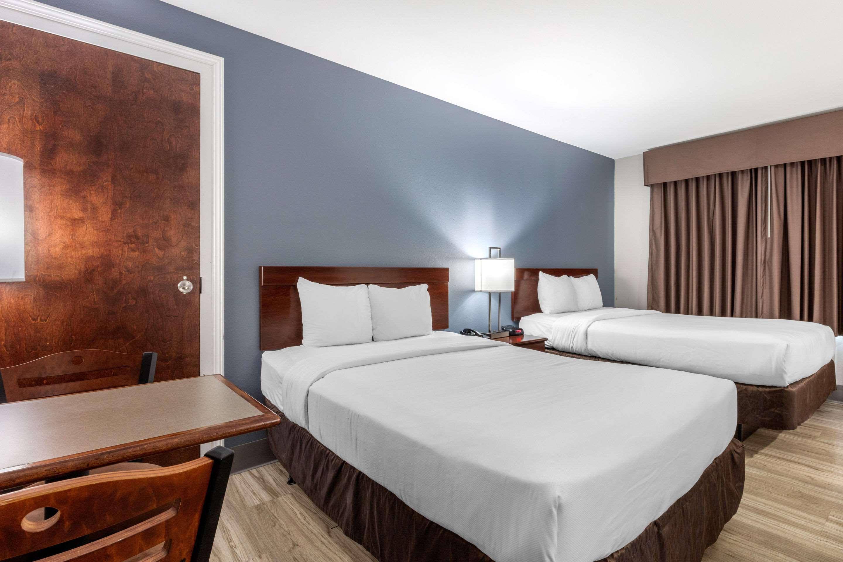 Quality Inn & Suites Demopolis Eksteriør billede