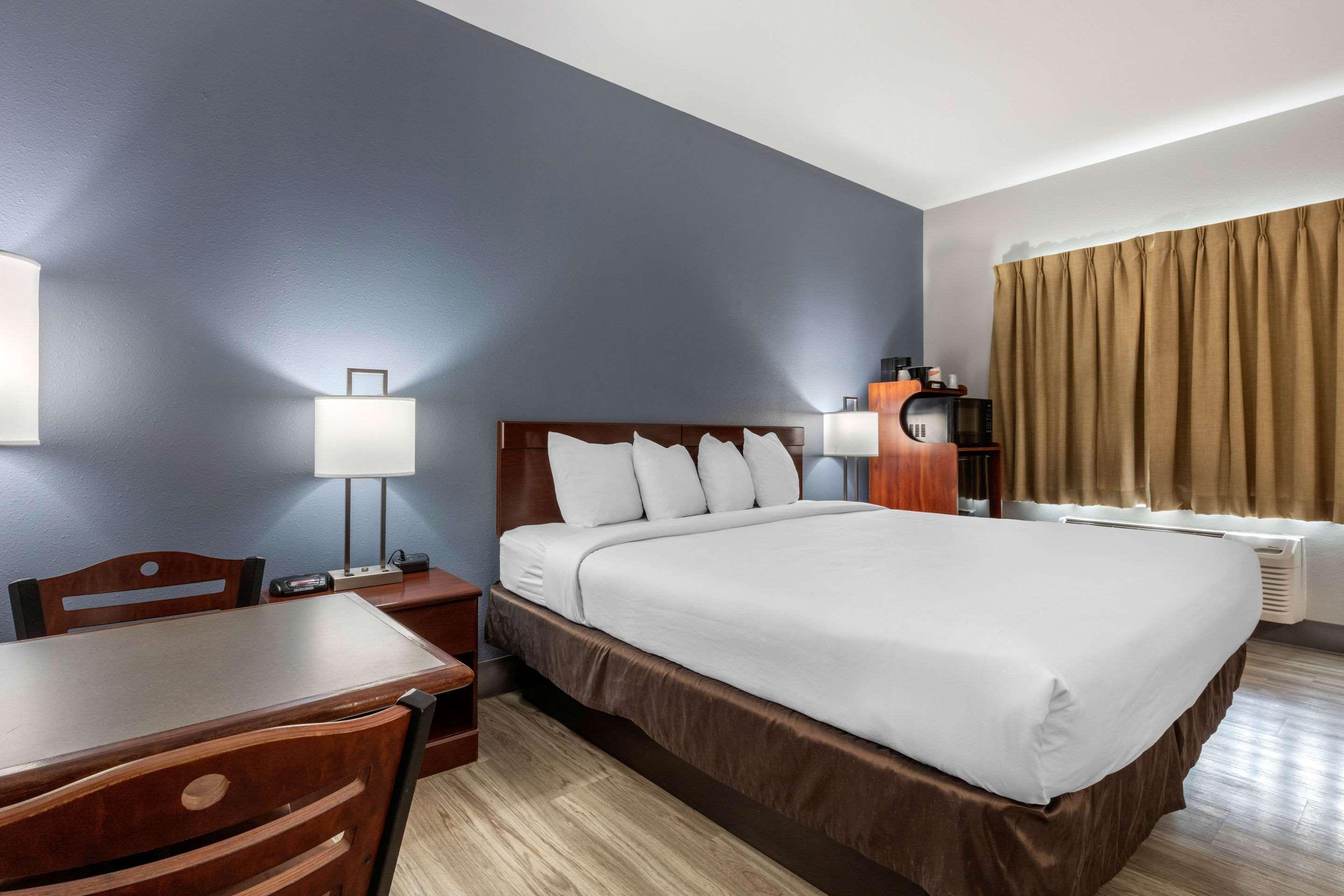 Quality Inn & Suites Demopolis Eksteriør billede