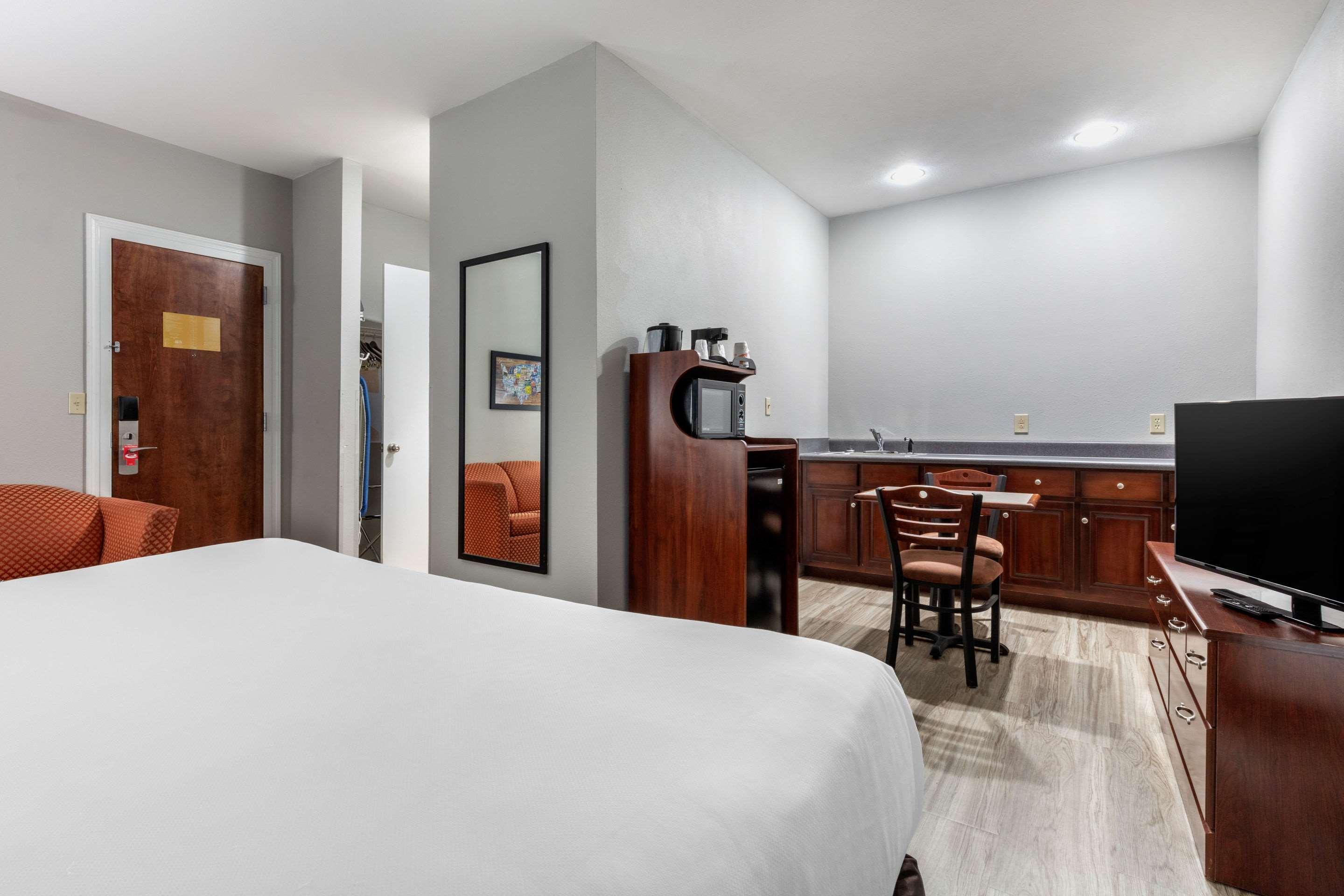 Quality Inn & Suites Demopolis Eksteriør billede